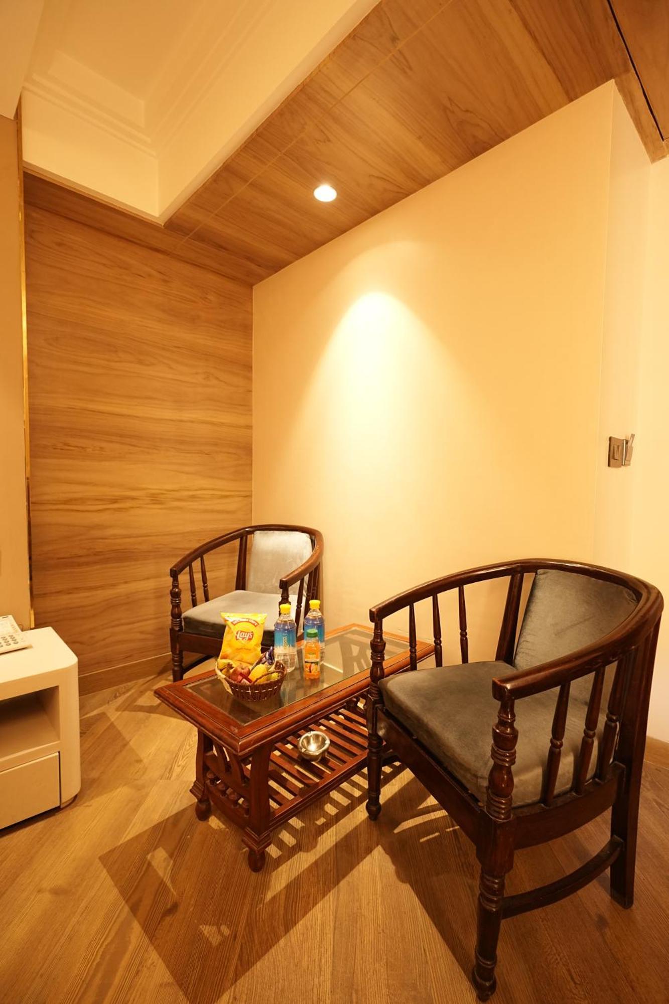 Empire Suites, Yeni Delhi Dış mekan fotoğraf
