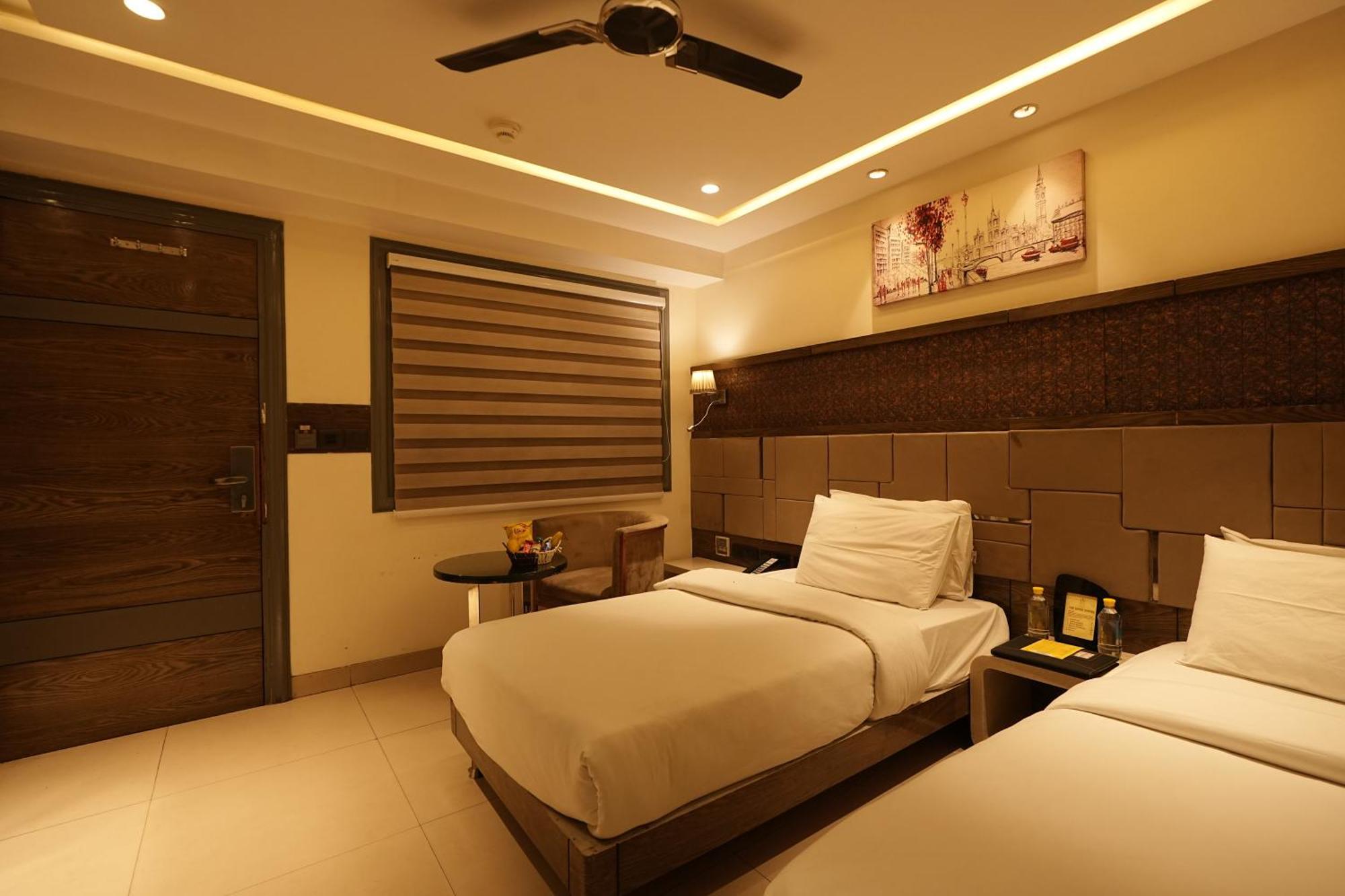 Empire Suites, Yeni Delhi Dış mekan fotoğraf