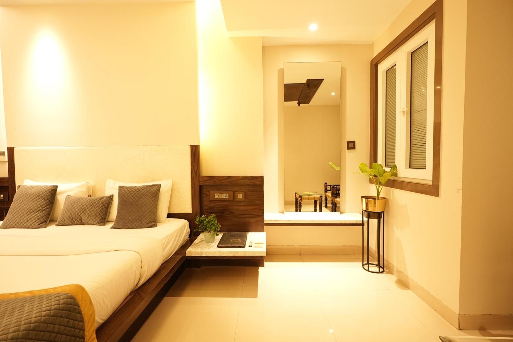 Empire Suites, Yeni Delhi Dış mekan fotoğraf