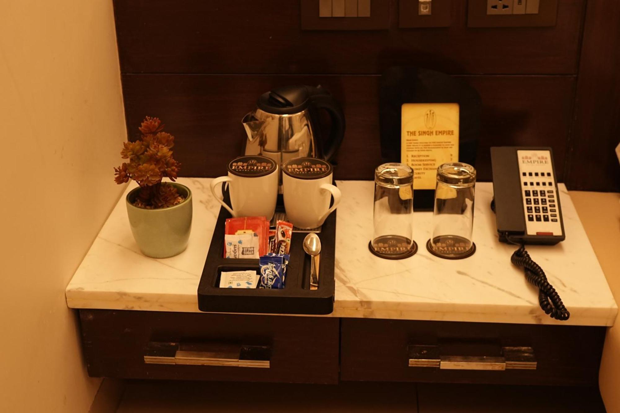 Empire Suites, Yeni Delhi Dış mekan fotoğraf