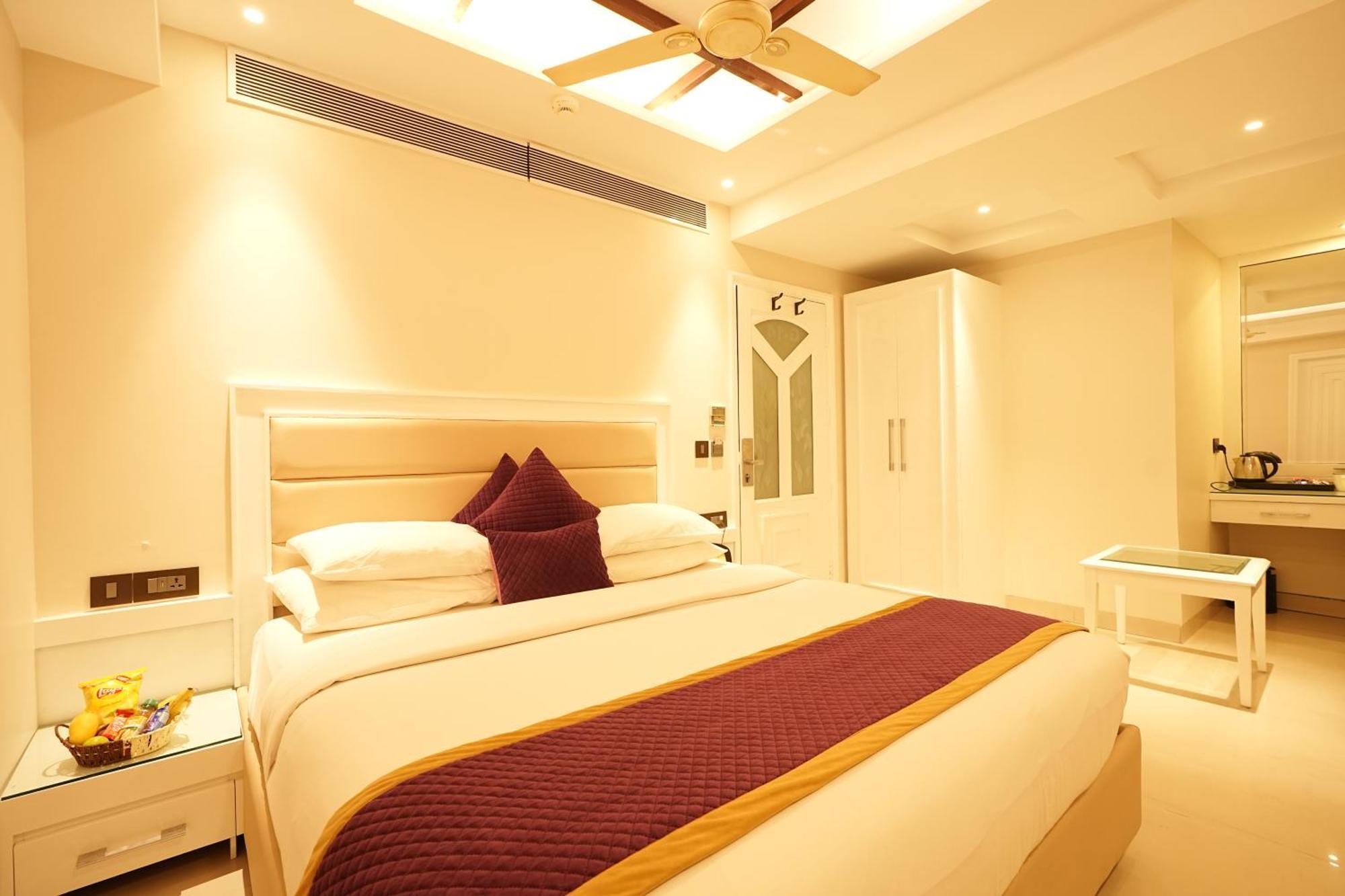 Empire Suites, Yeni Delhi Dış mekan fotoğraf