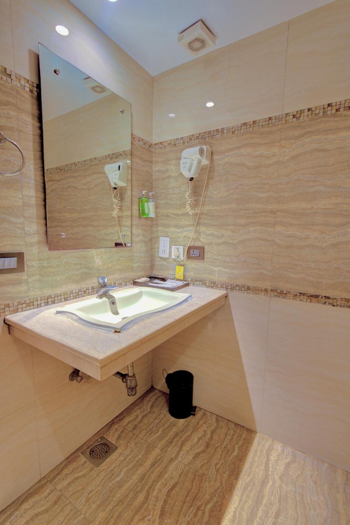Empire Suites, Yeni Delhi Dış mekan fotoğraf