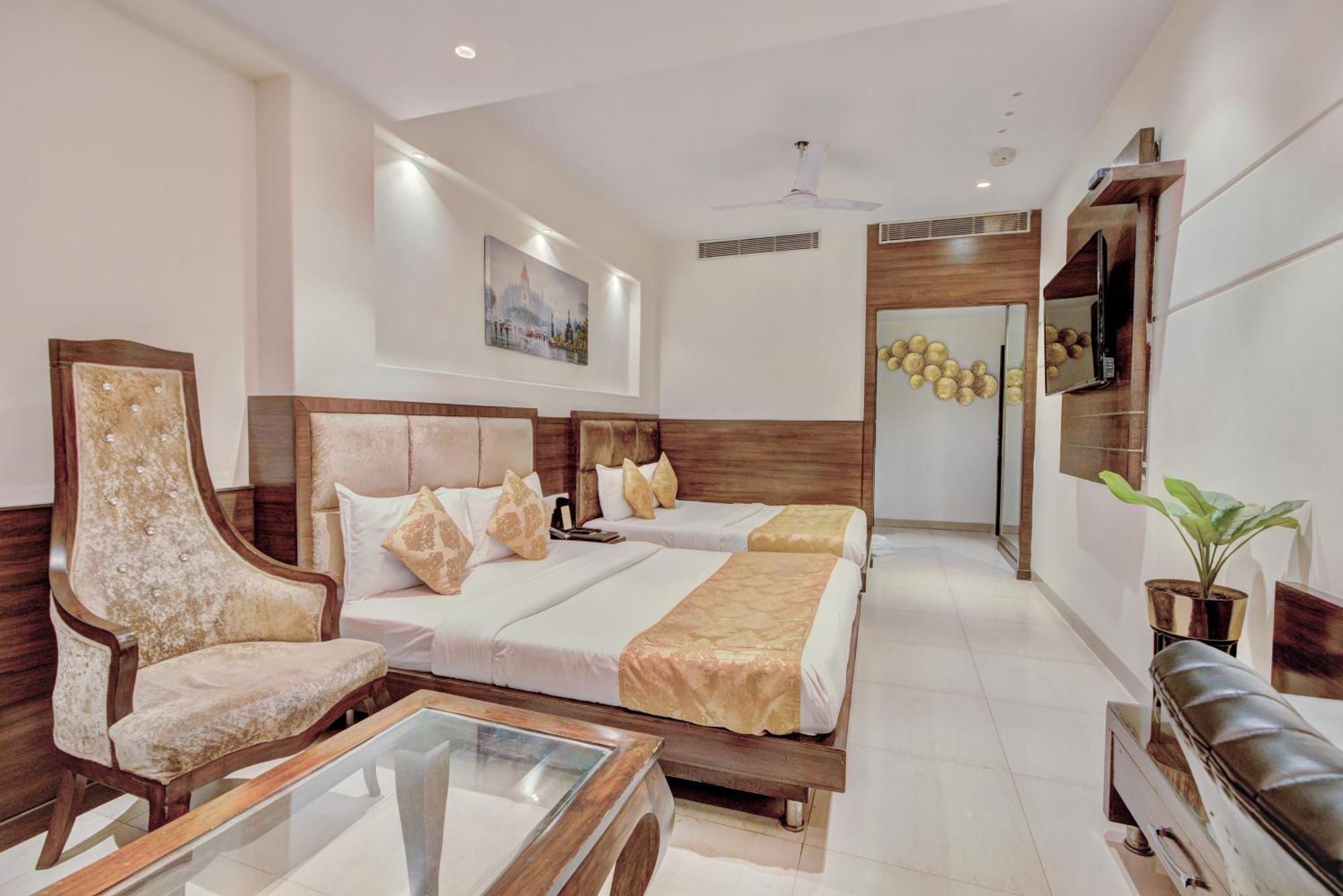 Empire Suites, Yeni Delhi Dış mekan fotoğraf