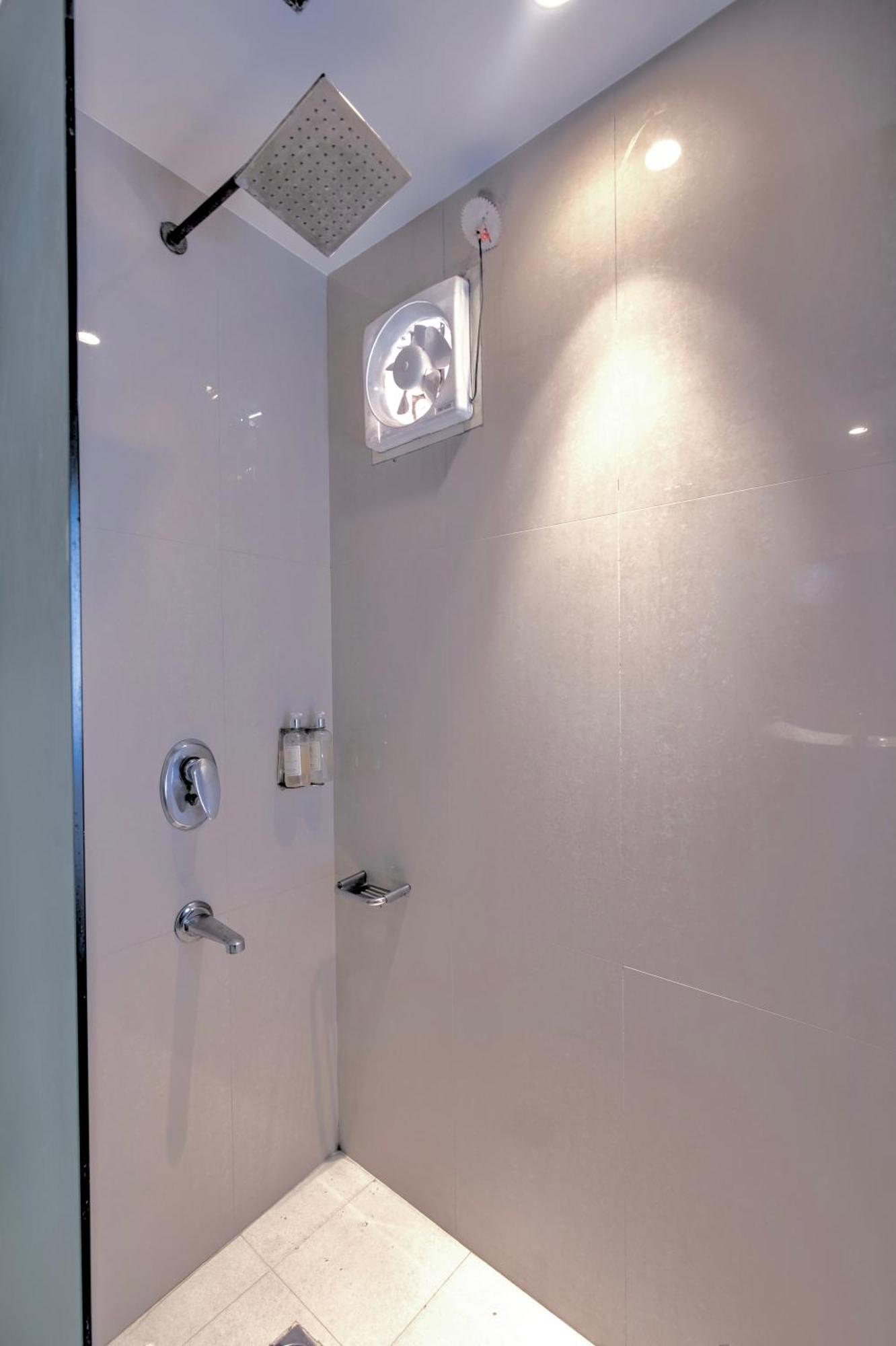 Empire Suites, Yeni Delhi Dış mekan fotoğraf