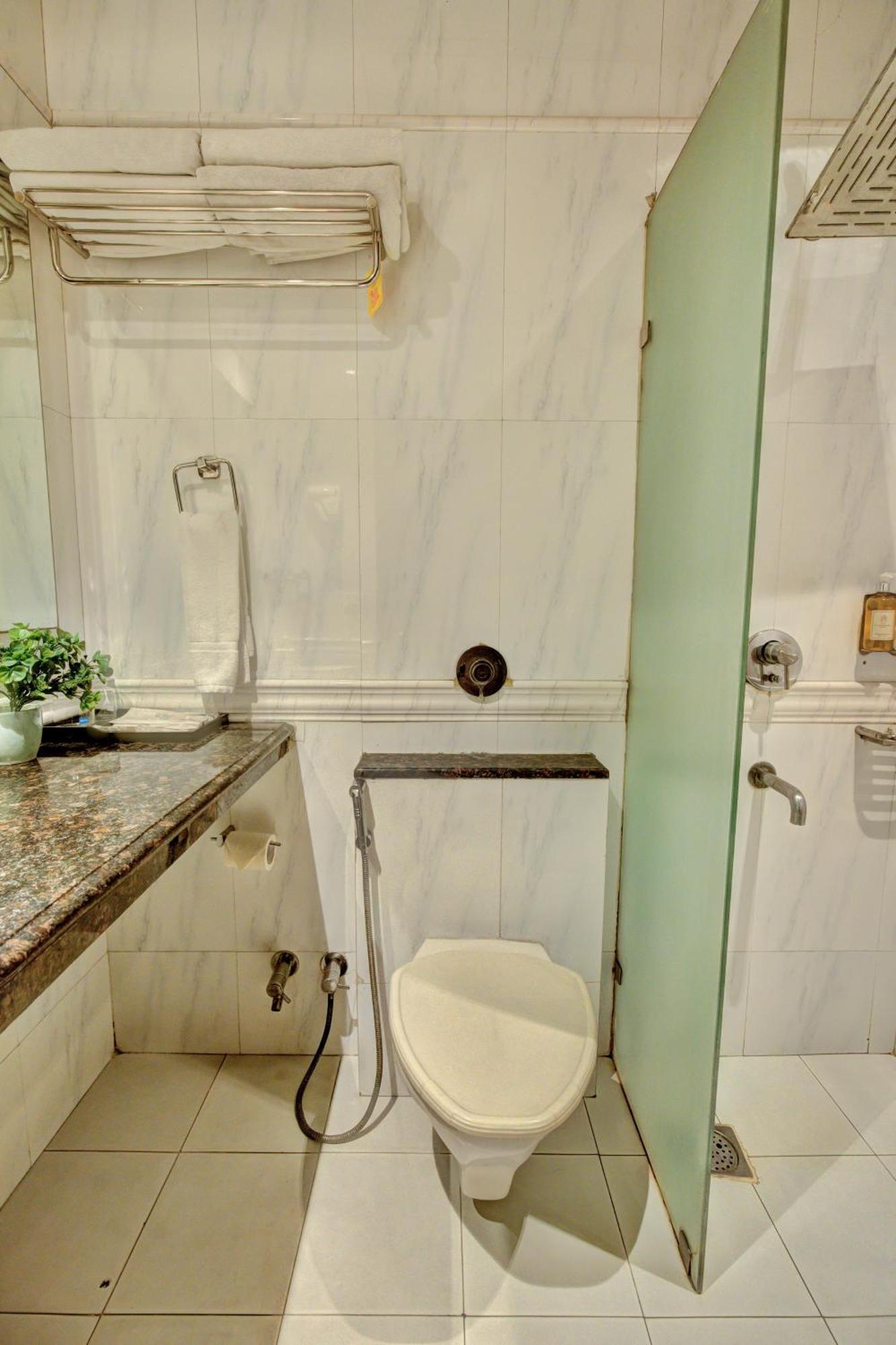 Empire Suites, Yeni Delhi Dış mekan fotoğraf